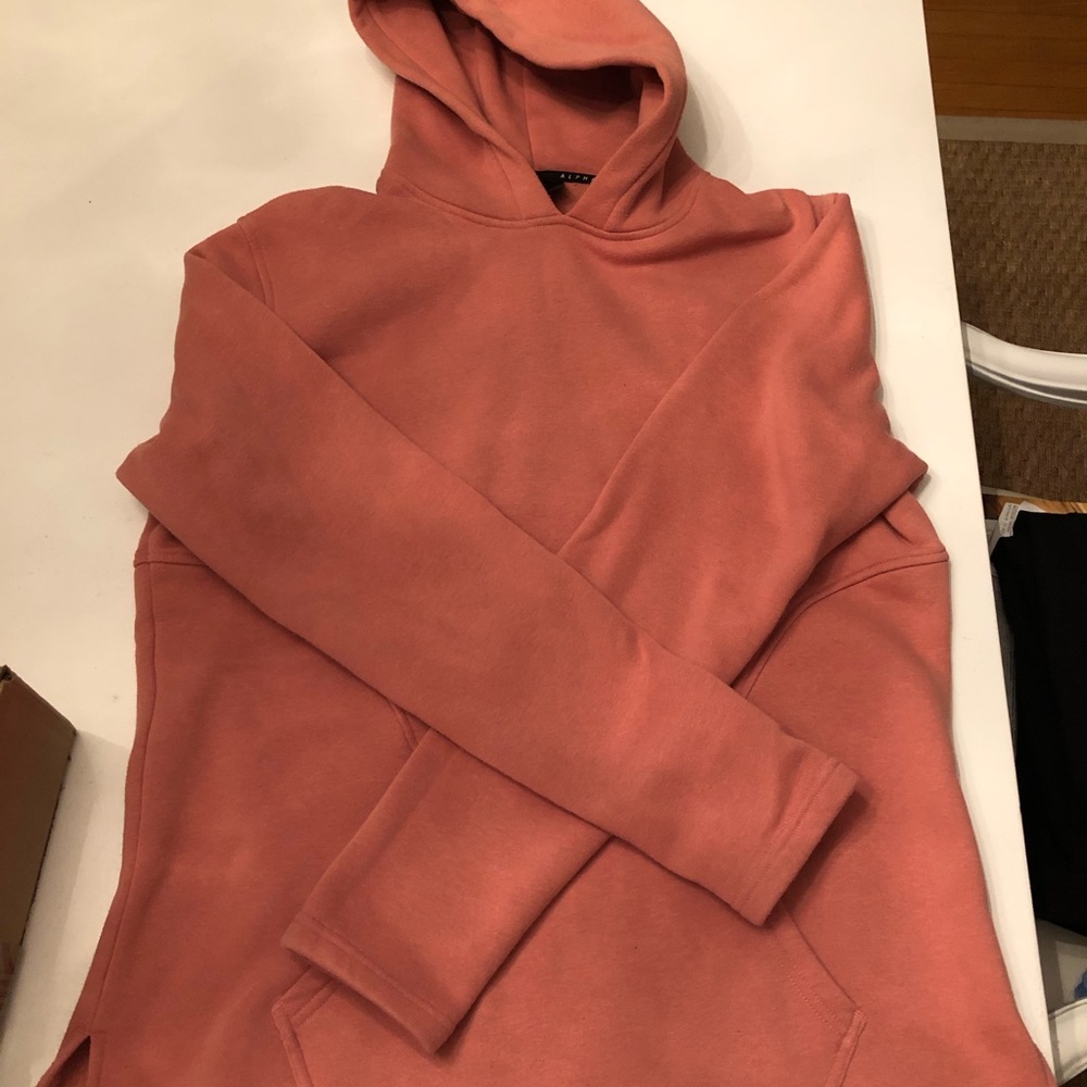Salmon colored Alphalete hoodie 🔥
